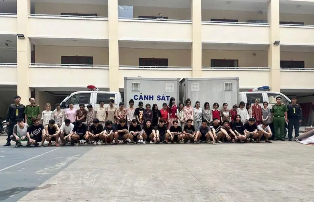 Những nghi can trong đường dây bị bắt. Ảnh: Công an TP HCM