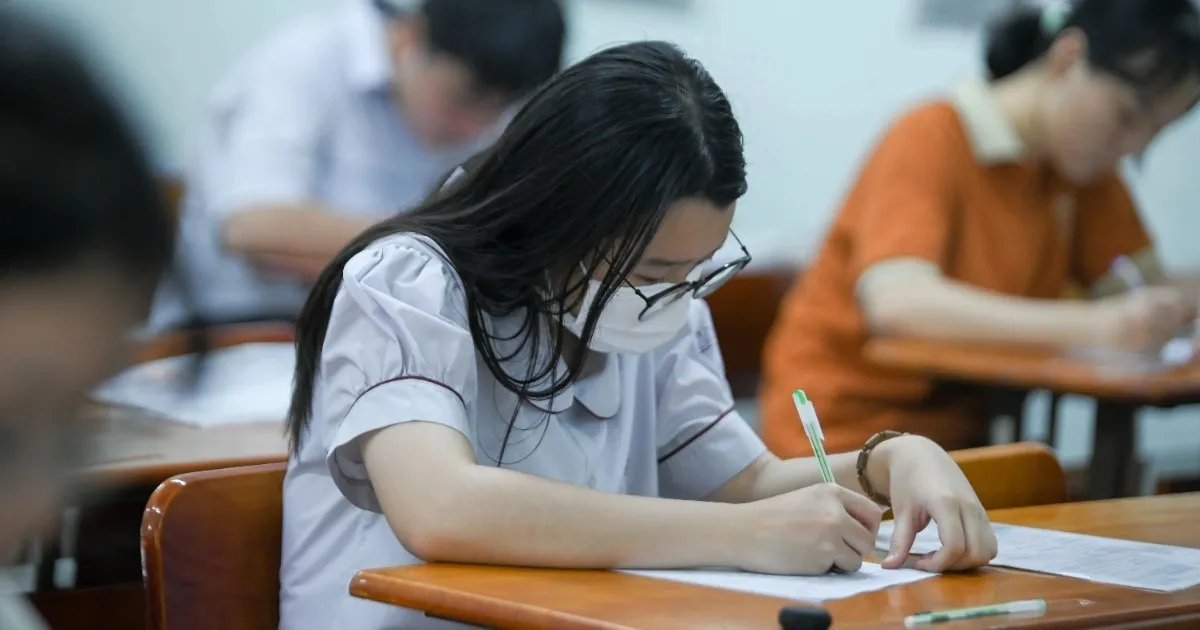 Giám thị bị tố "làm hộ bài" thí sinh ở Bắc Ninh: Sở GD&ĐT thông tin ban đầu