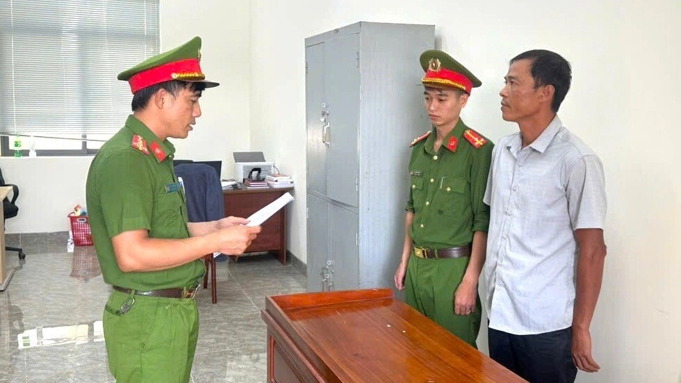 Bị bắt do không hoàn trả tiền chuyển khoản nhầm
