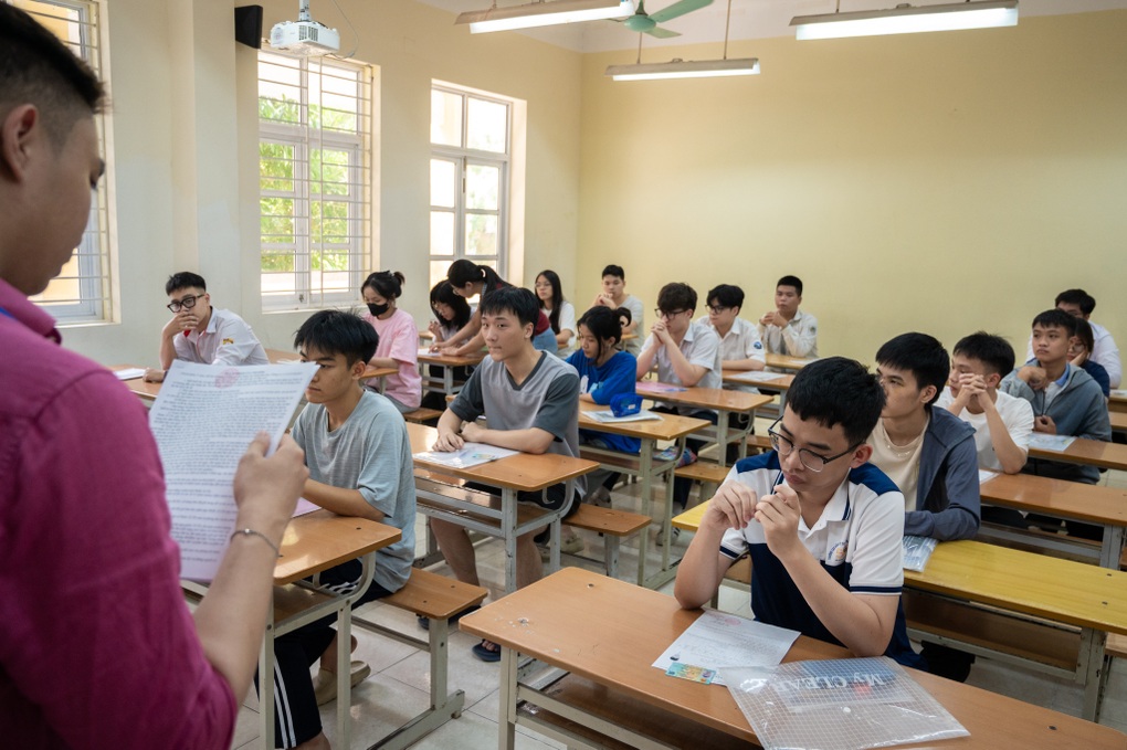 Giám thị bị tố làm hộ bài thí sinh ở Bắc Ninh: Sở GDĐT thông tin ban đầu - 1 Giám thị bị tố làm hộ bài thí sinh ở Bắc Ninh: Sở GDĐT thông tin ban đầu - 1