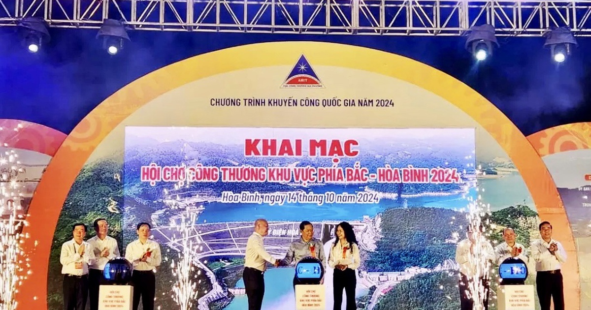 Khai mạc Hội chợ Công Thương khu vực phía Bắc- Hòa Bình 2024