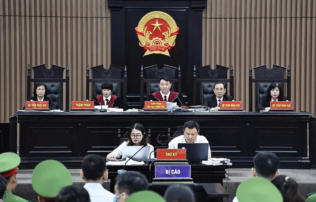 TAND Hà Nội trong một phiên xét xử đại án kinh tế liên quan sai phạm đấu thầu, tham nhũng tại nhiều tỉnh thành. Ảnh: Danh Lam