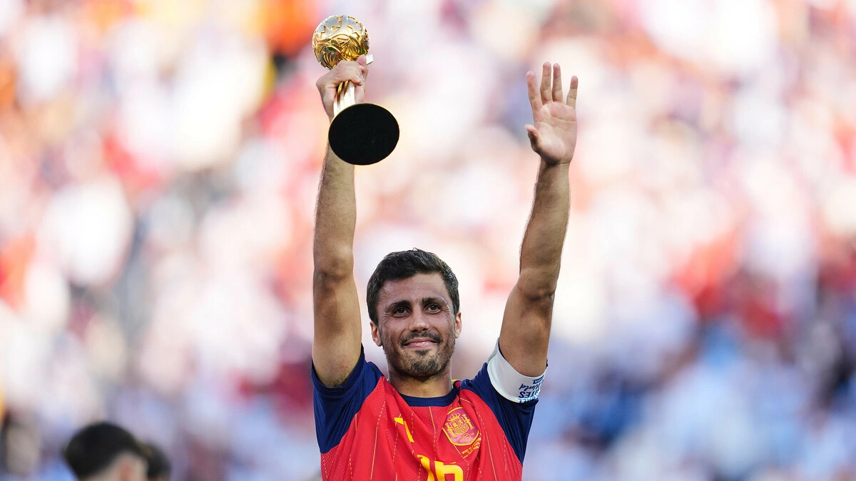 Rodri gia nhập 'CLB danh hiệu Grand Slam'