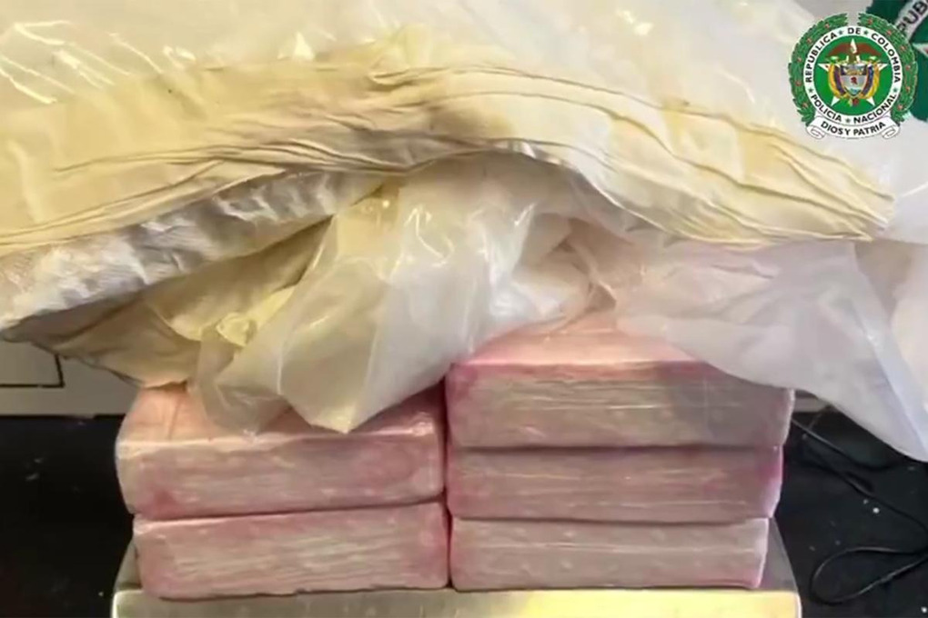 Số cocaine thu giữ trên người nghi phạm. Ảnh: Colombia Police
