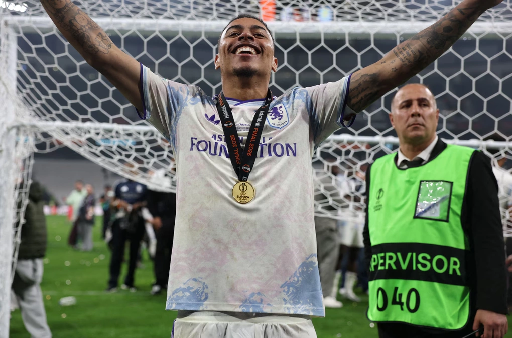 Morgan Rogers ăn mừng sau khi cùng Aston Villa thắng Freiburg ở chung kết Europa League trên sân Besiktas Park, Istanbul, Thổ Nhĩ Kỳ ngày 21/5/2026. Ảnh: Reuters