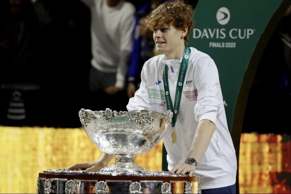Sinner giúp Italy chấm dứt cơn khát vô địch Davis Cup dài 47 năm, vào tháng 11/2023. Ảnh: Reuters