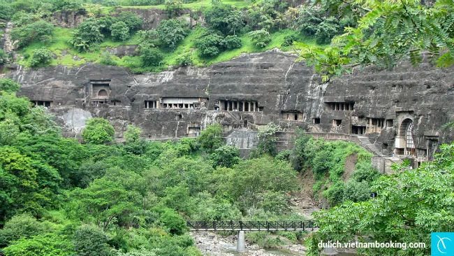 Hang động Ajanta du-lich-an-do-va-kham-pha-cac-diem-den-hap-dan-5-20-03-2017