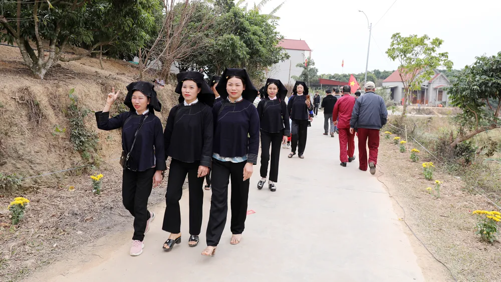 Chợ tình Tân Sơn - nơi mùa xuân neo lại