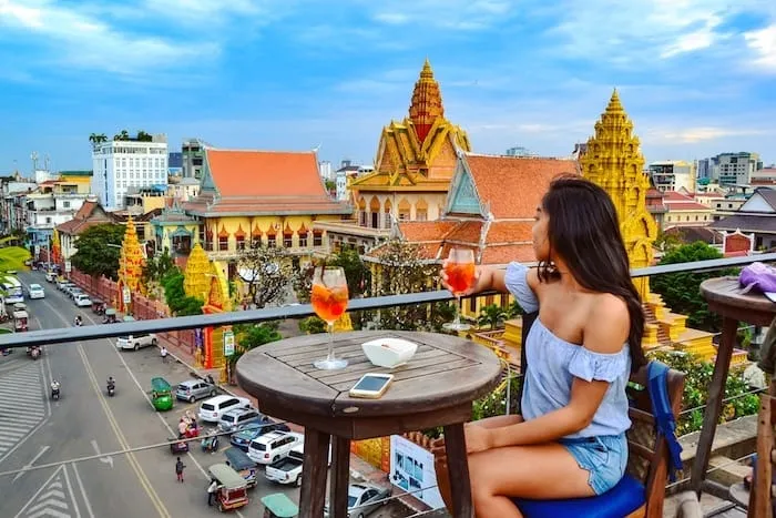 Việt Nam và 6 