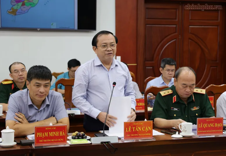 Cà Mau cần phát triển thành trung tâm kinh tế biển, năng lượng tái tạo và logistics của vùng và cả nước- Ảnh 4.