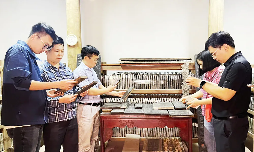 Bảo tồn di sản, phát triển du lịch
