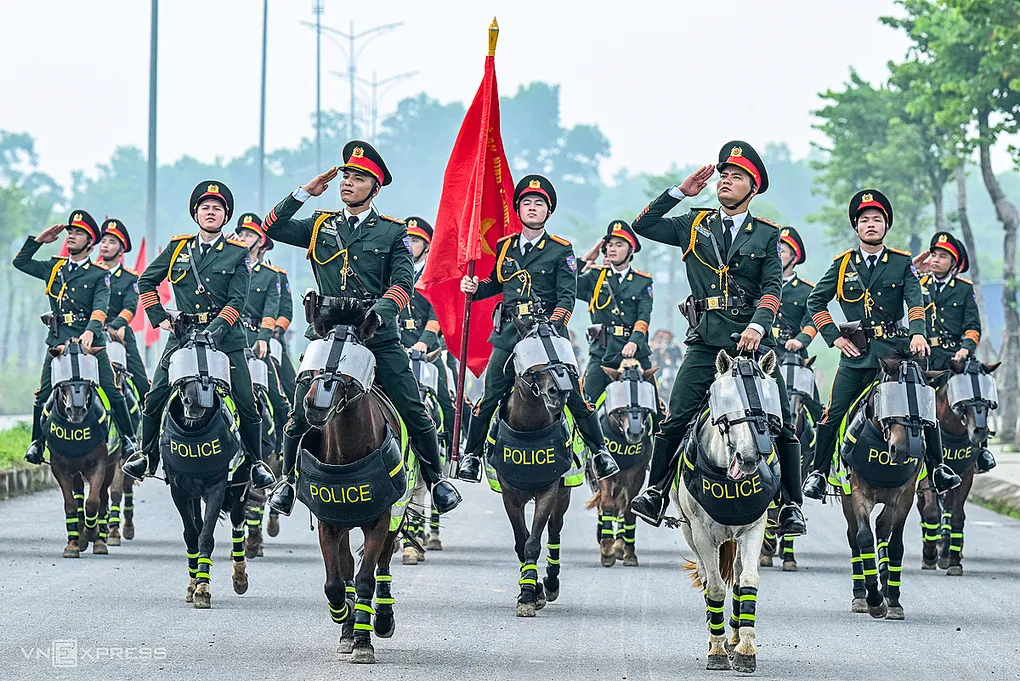 Cảnh sát huấn luyện kỵ binh tại Thái Nguyên. Anh: Giang Huy