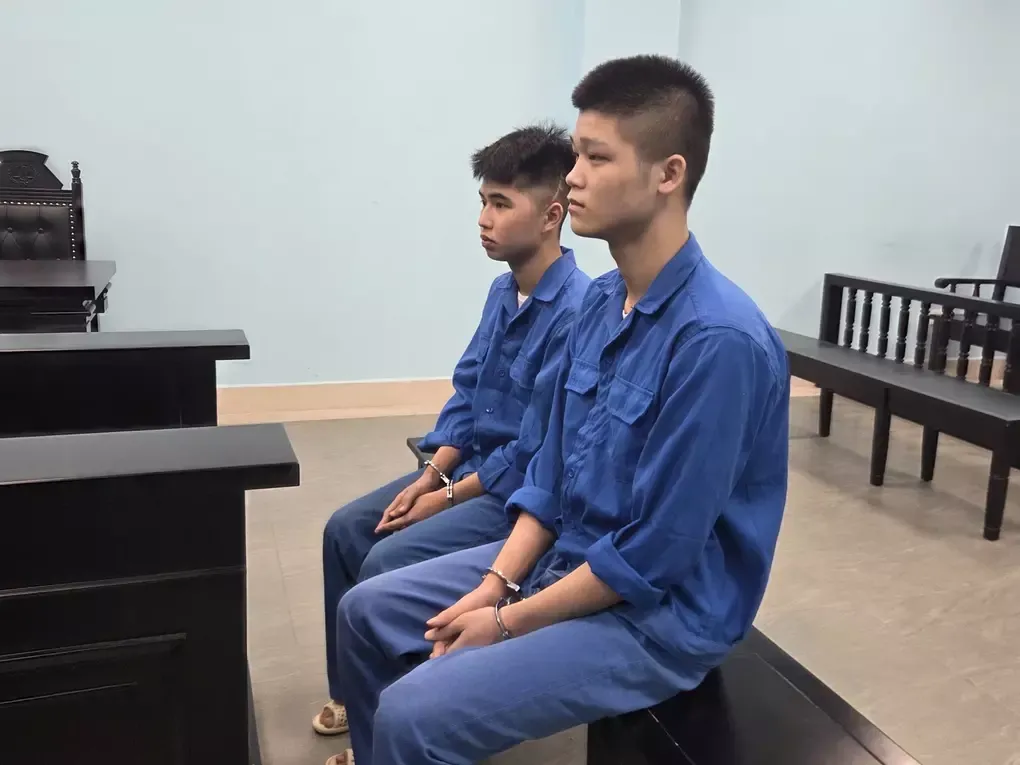 Hai bị cáo tại tòa. Ảnh: Danh Lam