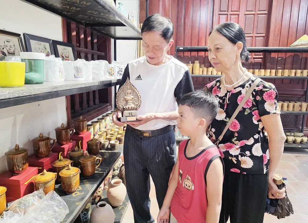 Quà lưu niệm kể chuyện Kinh Bắc