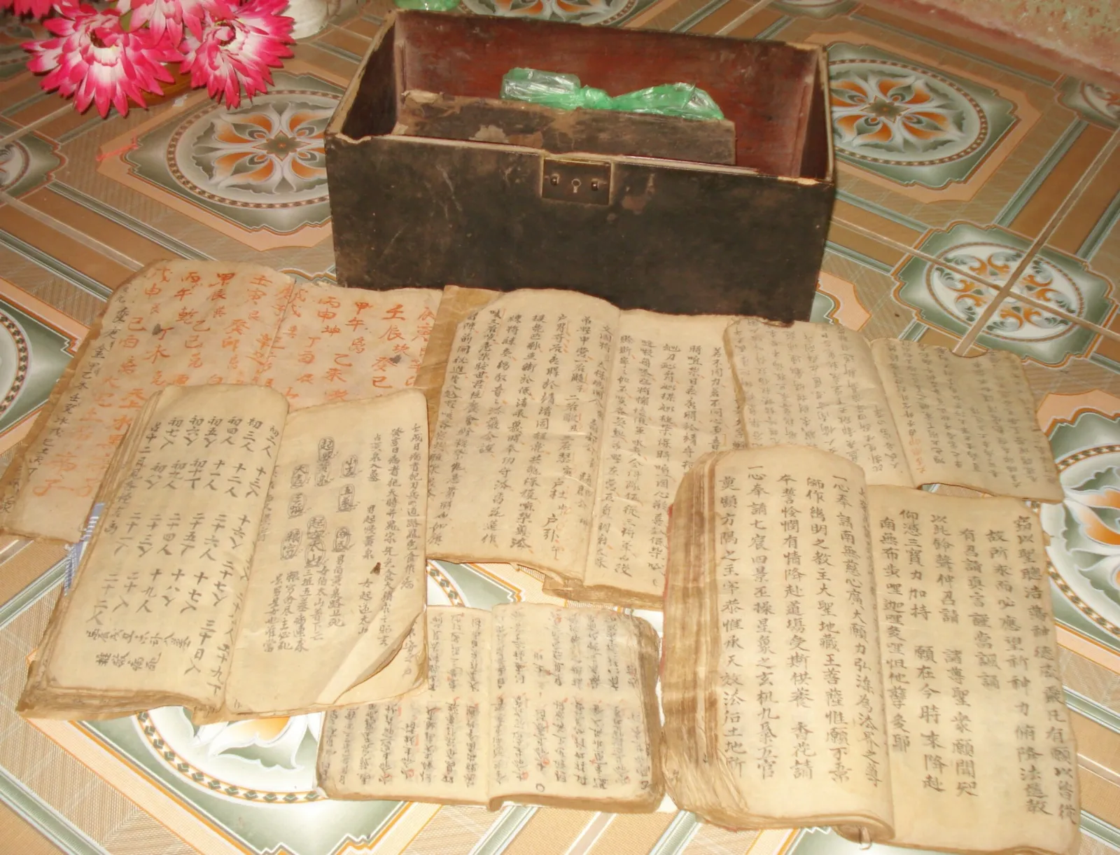 GÌN GIỮ CHỮ VIẾT NGƯỜI DAO
