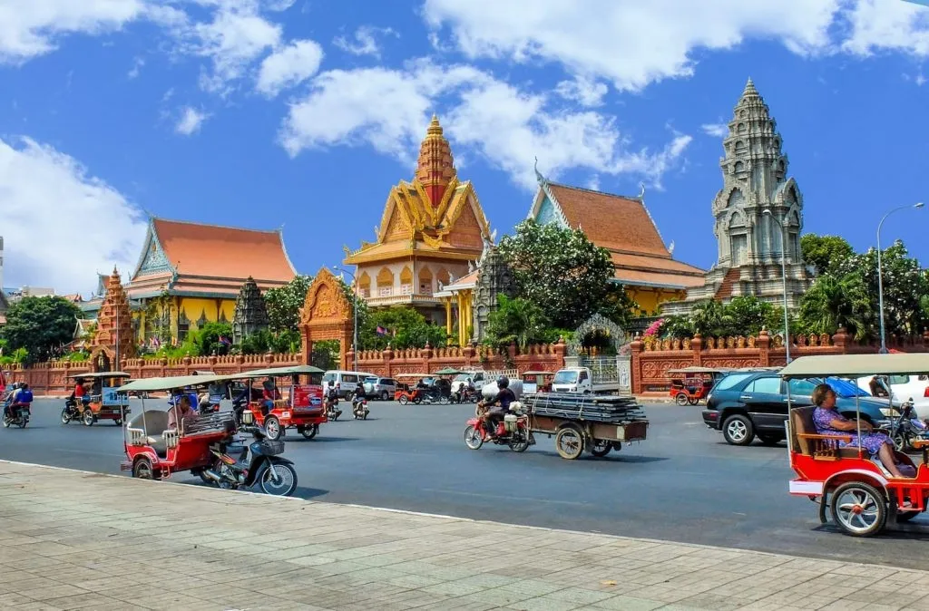 Việt Nam và 6 