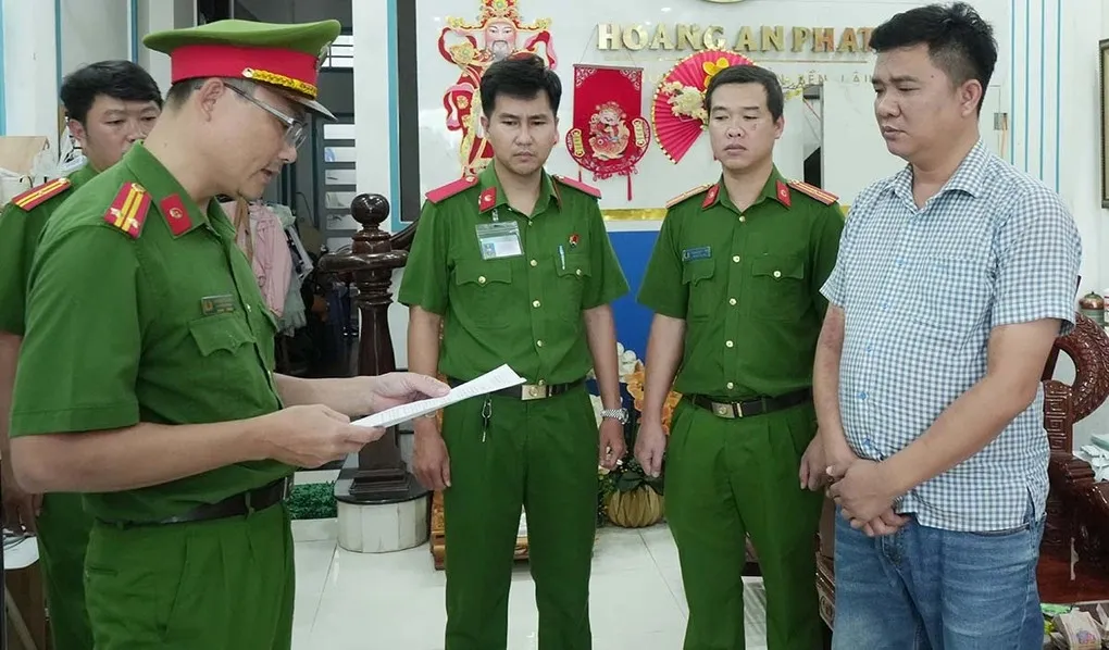 Hoàng Trọng Quí khi bị bắt tạm giam. Ảnh: Công an Cần Thơ