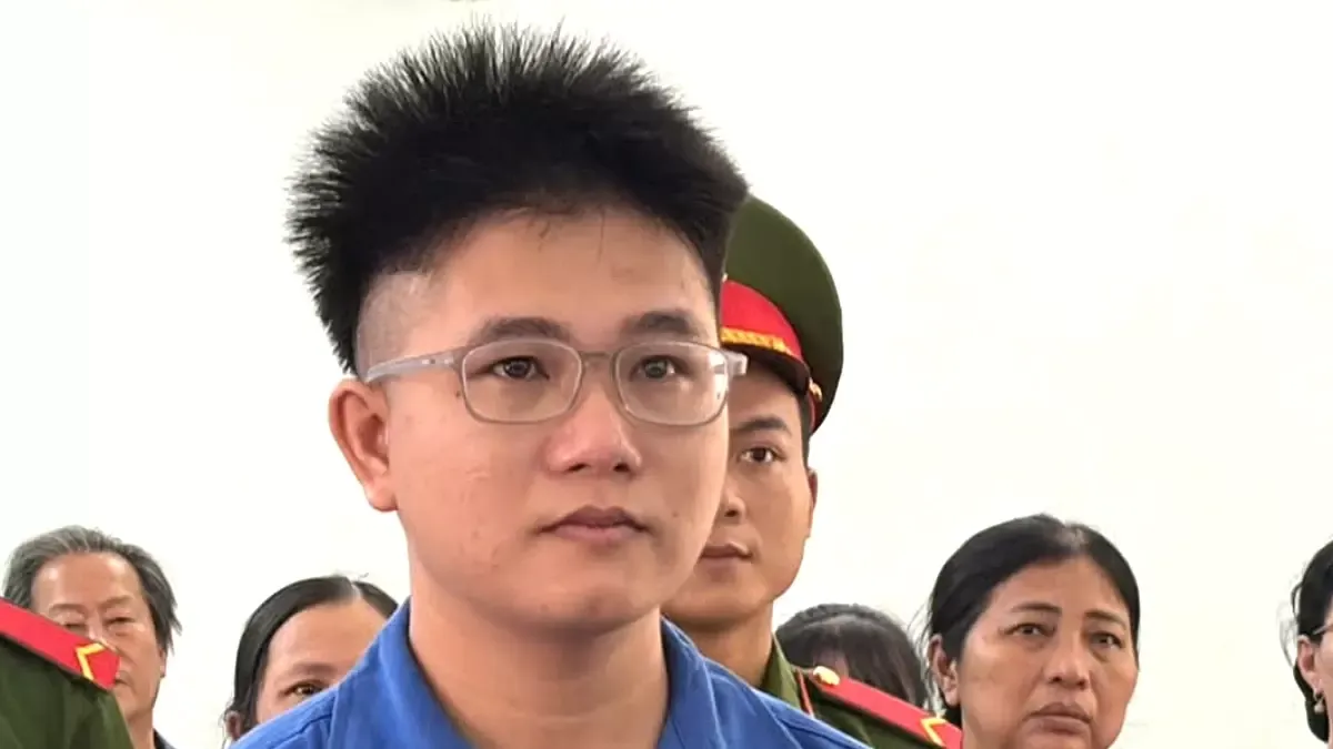 Thủ đoạn 'đu dây, cắt mái tôn' đột nhập ba tiệm vàng của bác sĩ đa khoa