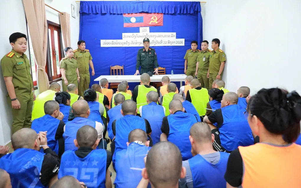 Công an bắt giữ 40 nghi phạm người Việt Nam ở Lào. Ảnh: Công an cung cấp
