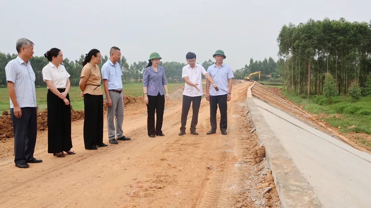 Chủ tịch Ủy ban MTTQ tỉnh giám sát công tác quản lý, sử dụng Quỹ Cứu trợ Nhân dân tại xã Bố Hạ