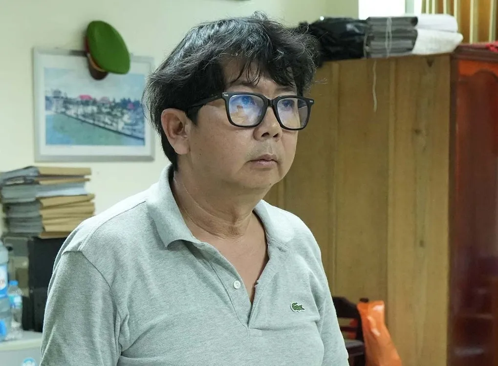 Vương Lê Anh Tú tại cơ quan điều tra. Ảnh: Công an Cần Thơ