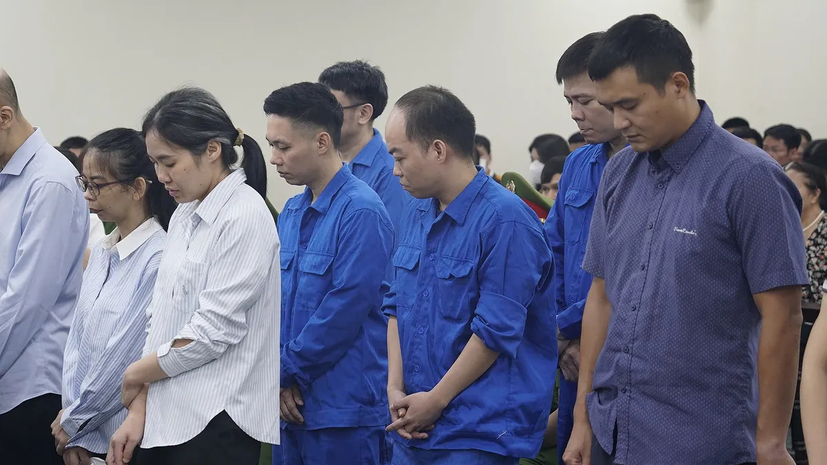 Chủ MediUSA khai cán bộ công an 'chìa điện thoại' cho xem tin nhắn mật