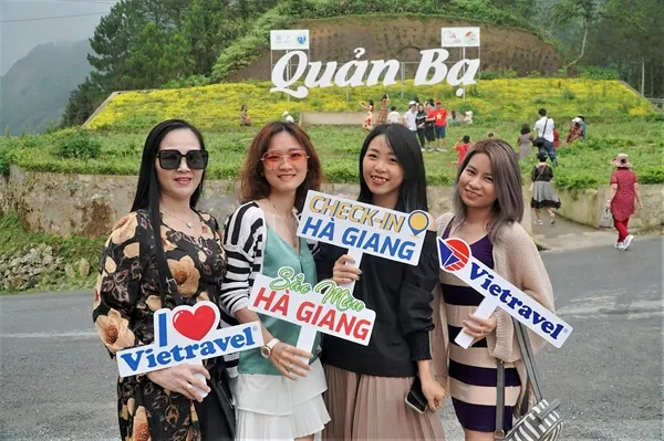 Liên kết hợp tác du lịch 8 tỉnh Tây Bắc mở rộng và TP.HCM: Sáng kiến có tính chiến lược - Ảnh 1.