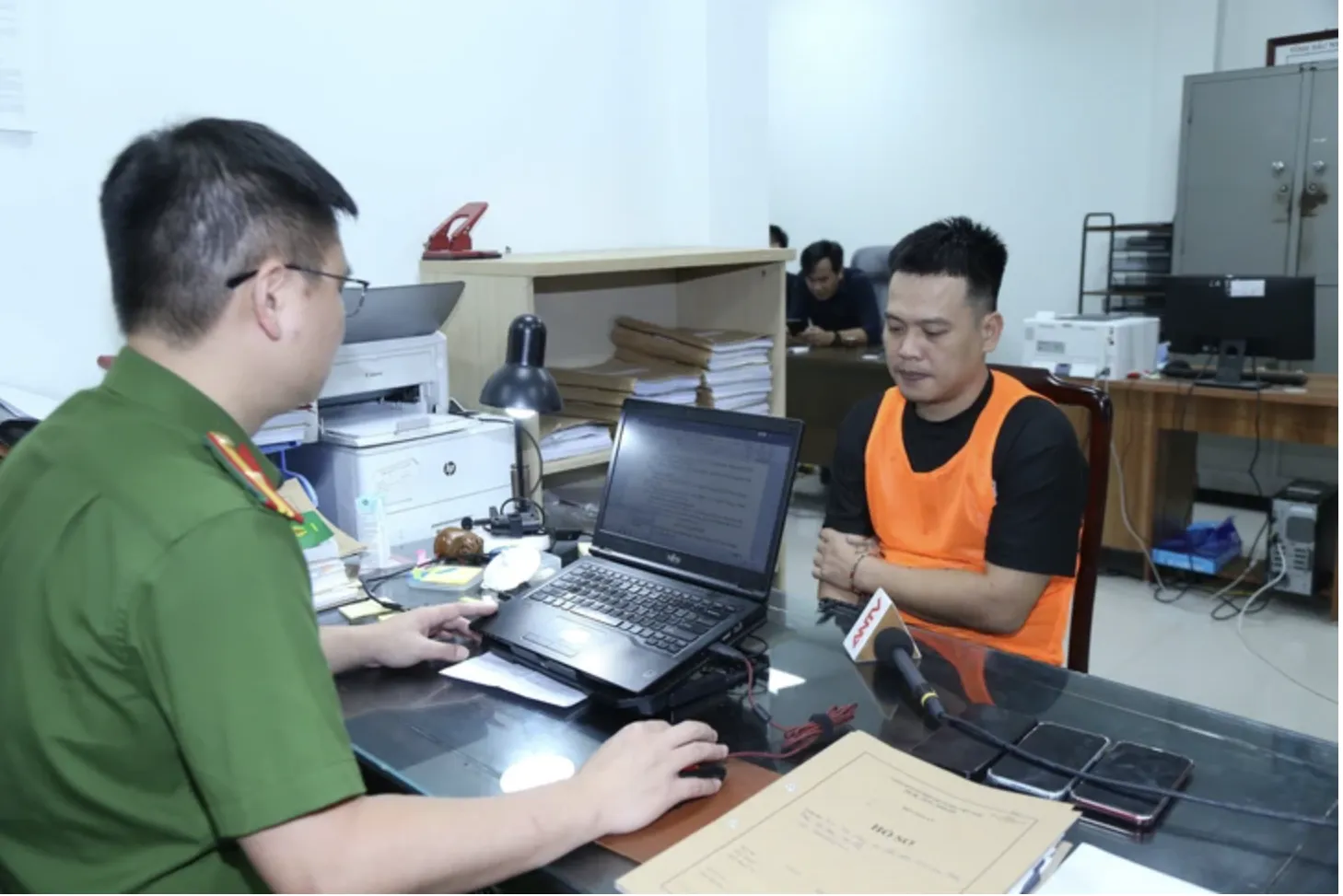 Thứ trưởng Bộ Công an đề nghị mở rộng điều tra vụ án 'Bún Chả TV' phát sóng lậu bóng đá - Ảnh 1.