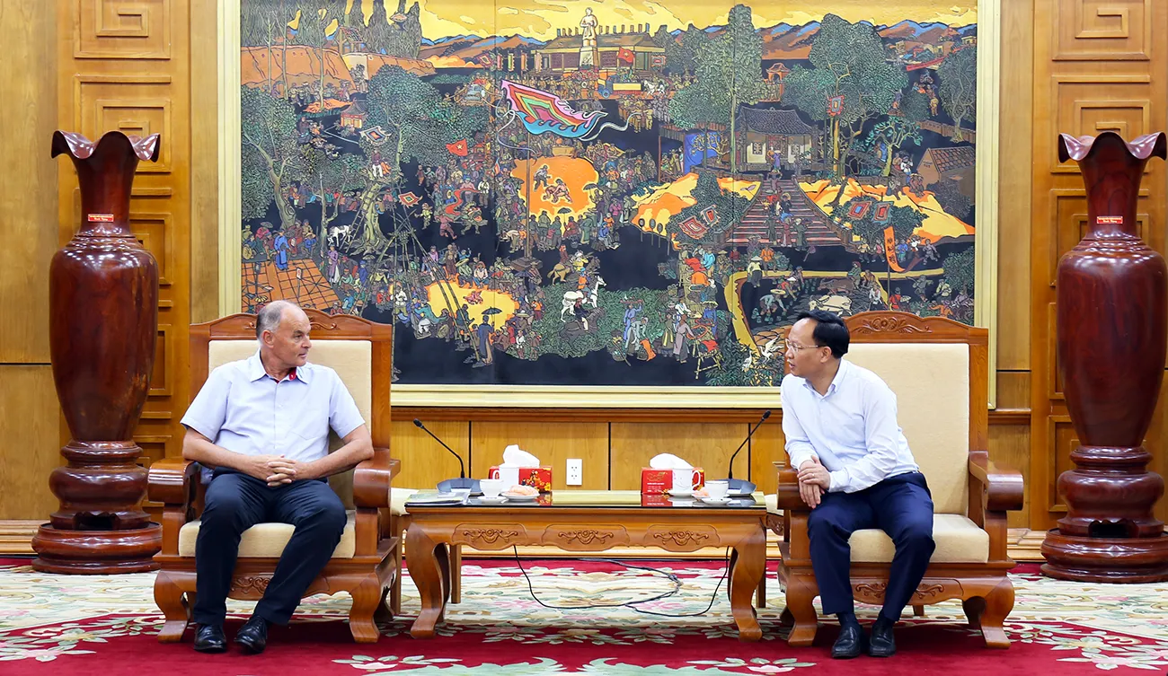 Phó Chủ tịch UBND tỉnh Phạm Văn Thịnh tiếp và làm việc với đoàn công tác doanh nghiệp Thụy Sỹ