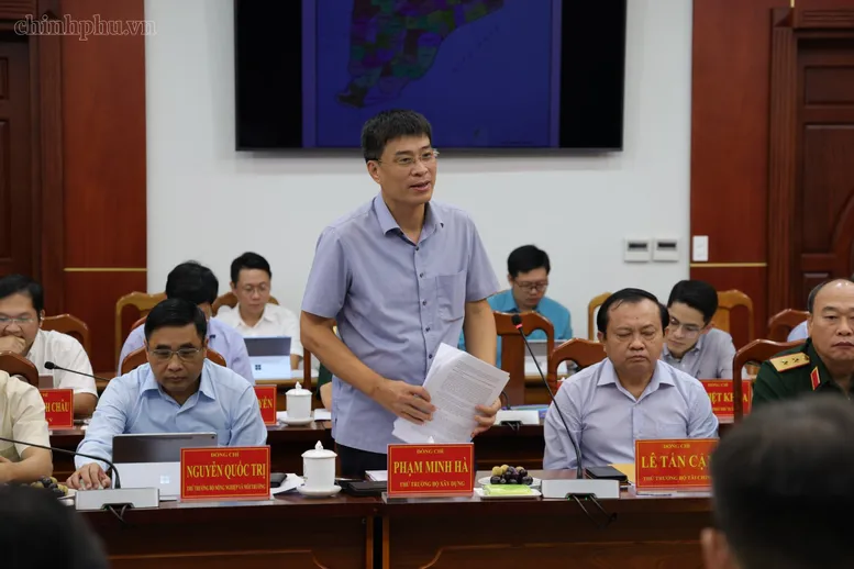 Cà Mau cần phát triển thành trung tâm kinh tế biển, năng lượng tái tạo và logistics của vùng và cả nước- Ảnh 5.