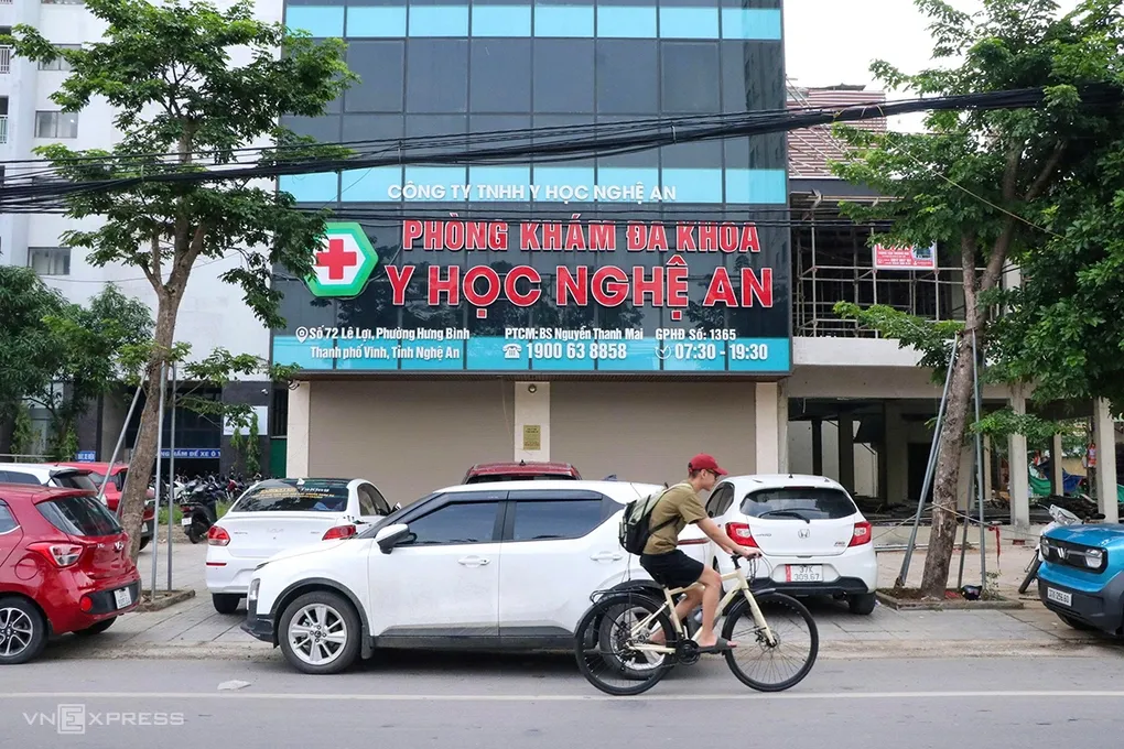 Phòng khám Đa khoa Y học Nghệ An đã đóng cửa, ngày 24/7. Ảnh: Đức Hùng