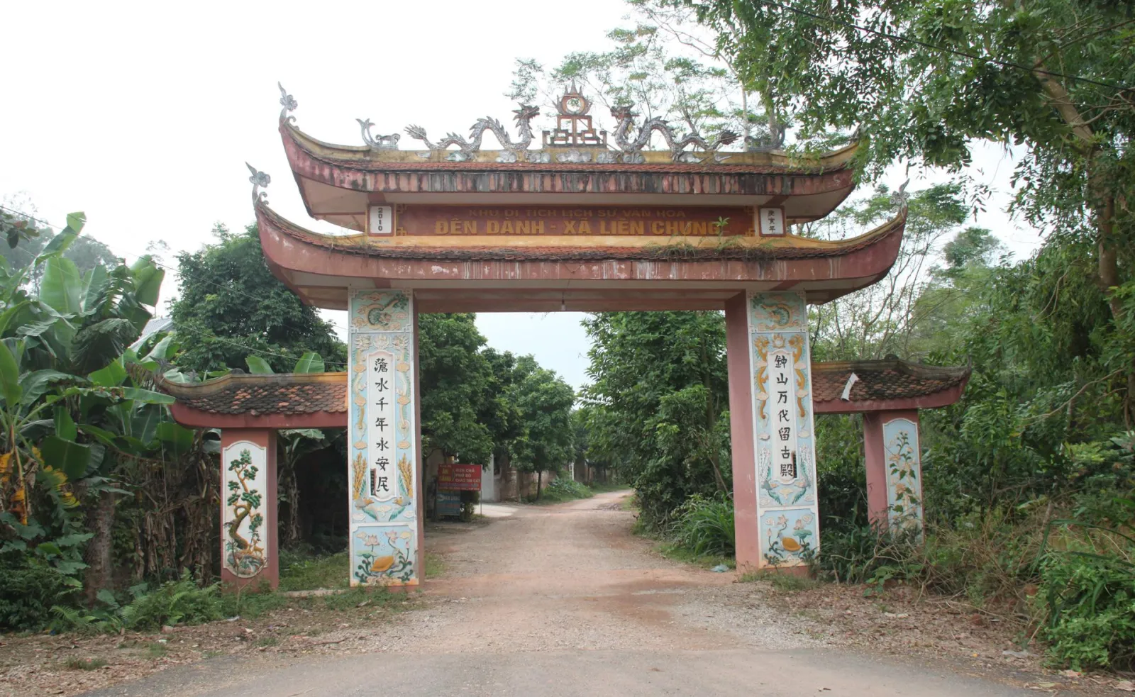 Khu di tích núi Dành, hội tụ, sắc màu văn hóa, sản vật tiến Vua, nem nướng Liên Chung, sông Thương, điểm du lịch Khu di tích núi Dành, hội tụ, sắc màu văn hóa, sản vật tiến Vua, nem nướng Liên Chung, sông Thương, điểm du lịch