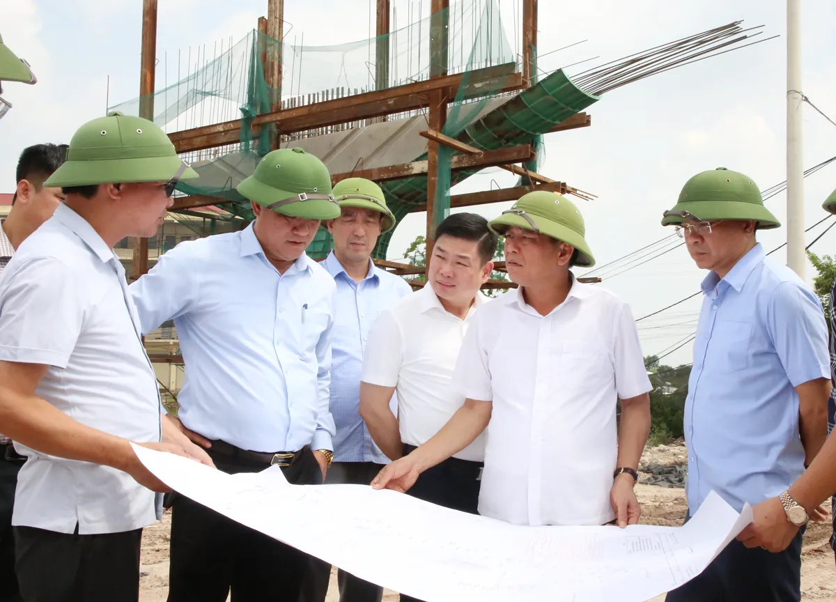 Phó Chủ tịch UBND tỉnh Ngô Tân Phượng: Huy động tối đa nguồn lực, tăng ca, kíp thi công các dự án giao thông trọng điểm