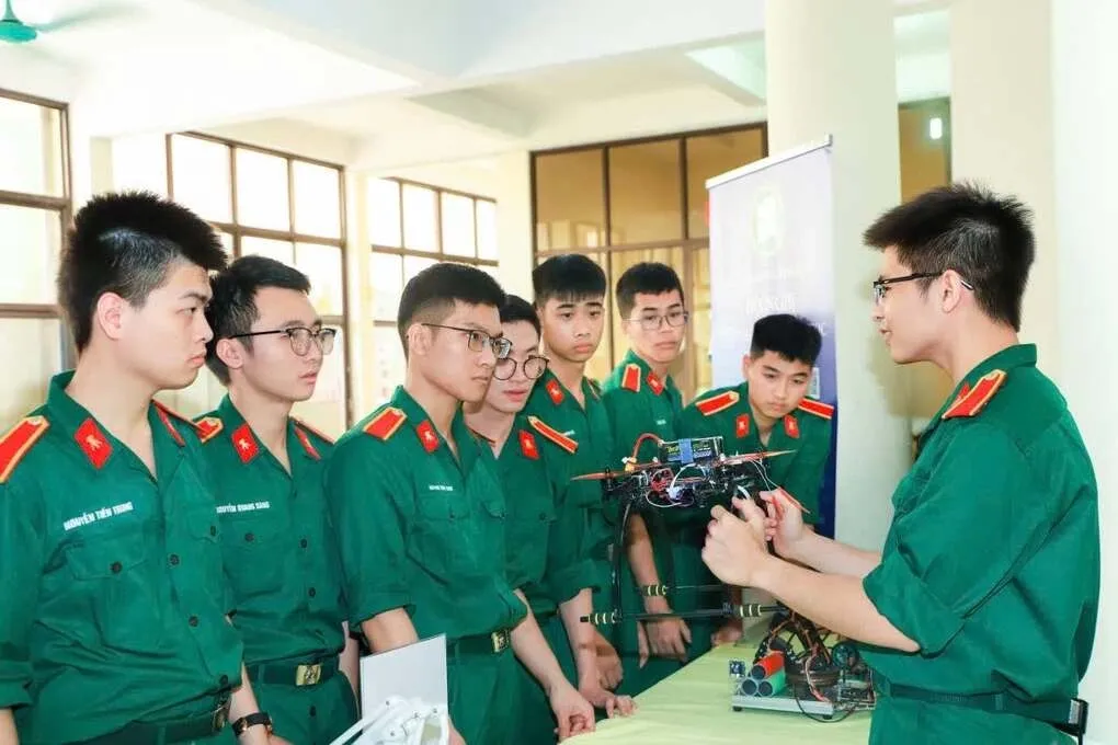 Học viên Học viện Kỹ thuật quân sự. Ảnh: MTA