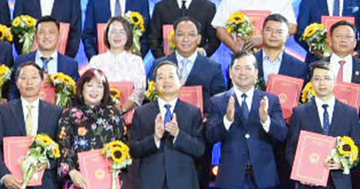 Bắc Ninh trao quyết định đầu tư cho 48 dự án, tổng vốn gần 7 tỉ USD