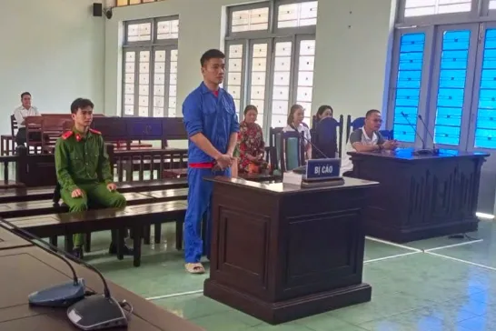 Bị cáo Phạm Quốc Huy tại phiên toạ. Ảnh: Công an Lâm Đồng