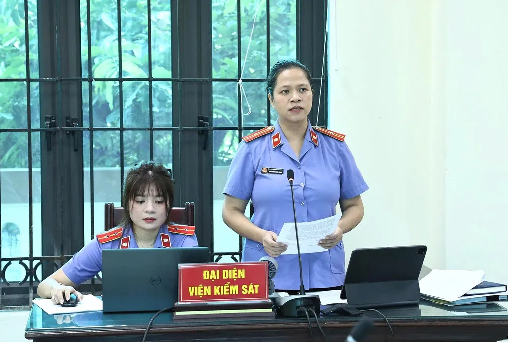 Đại diện VKSND khu vực 5, Hà Nội- nguyên đơn trong vụ án dân sự công ích đầu tiên được xét xử tại Hà Nội. Ảnh: Danh Lam