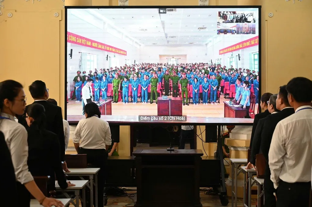 Toàn bộ bị cáo bị xét xử tại Trại tạm giam Chí Hòa, bằng hình thức trực tuyến. Ảnh: Phạm Hải