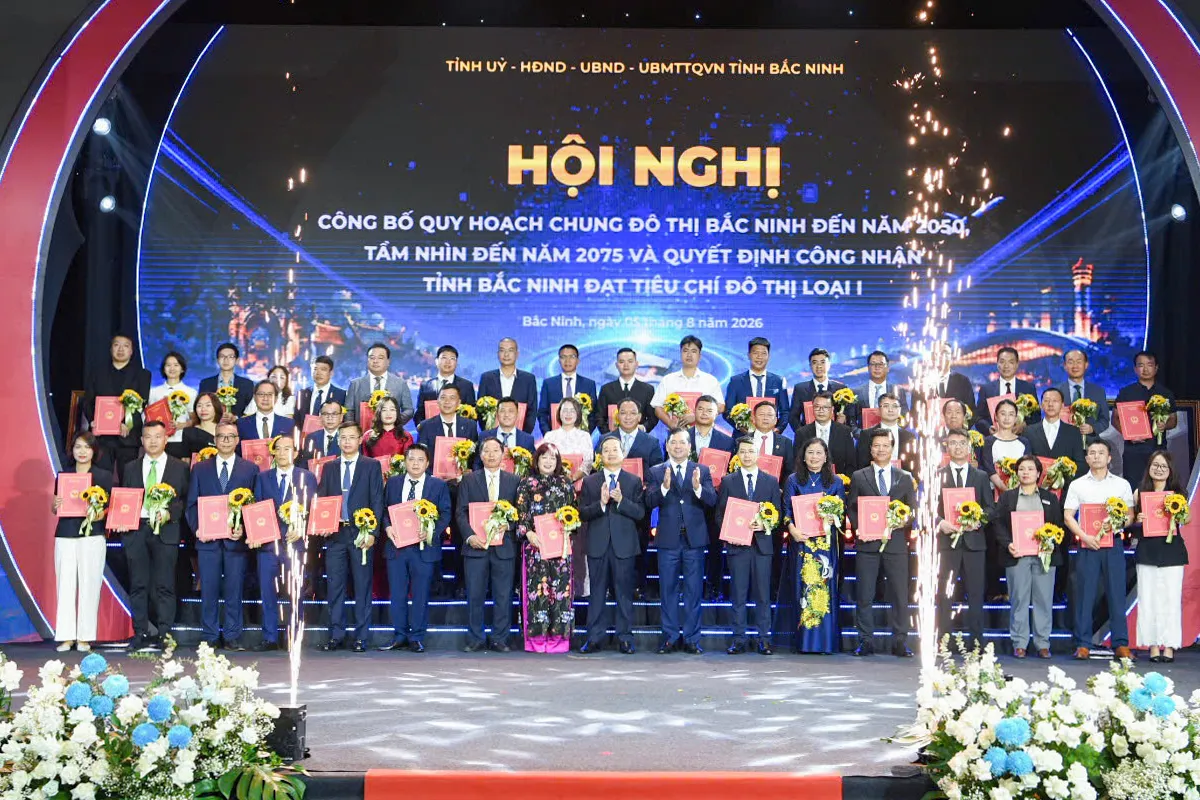 Bắc Ninh trao quyết định đầu tư cho 48 dự án, tổng vốn gần 7 tỉ USD - Ảnh 2.