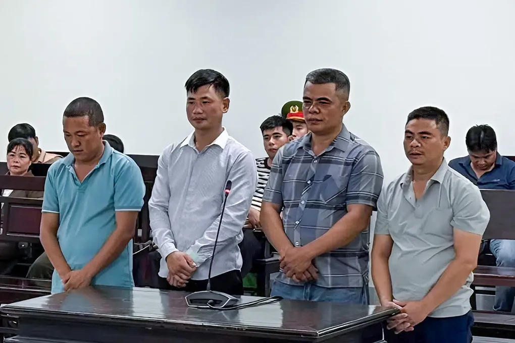 Các bị cáo tại tòa. Ảnh: Hùng Lê