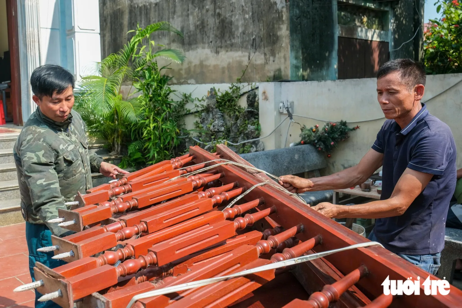 Đội nắng giúp dân chuyển nhà, nhường mặt bằng cho sân bay Gia Bình - Ảnh 6.