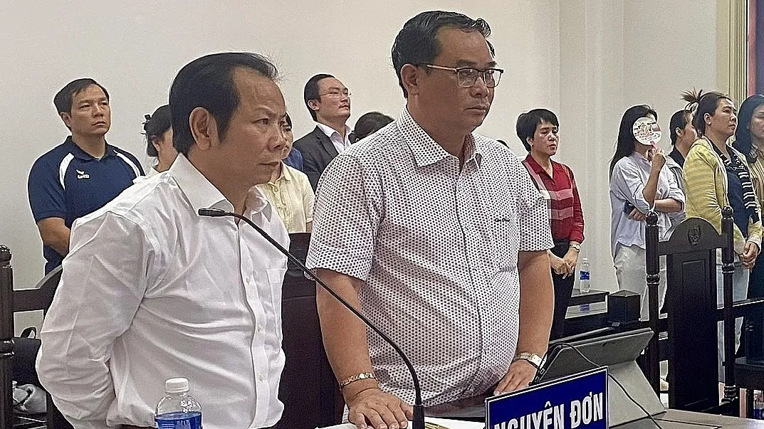 Vụ 'ly hôn 1.200 tỷ' của bác sĩ nha khoa bị tạm đình chỉ