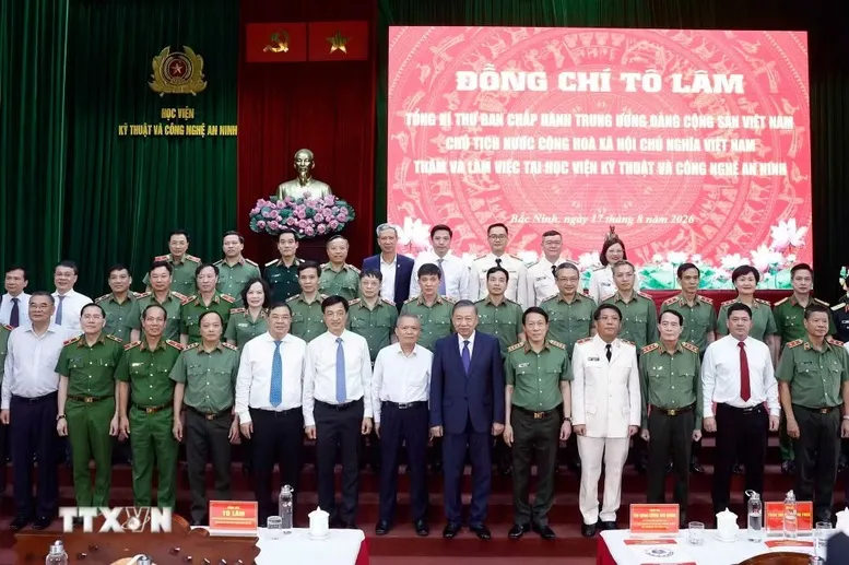 Tổng Bí thư, Chủ tịch nước Tô Lâm thăm, làm việc tại Học viện Kỹ thuật và Công nghệ an ninh (Bộ Công an)- Ảnh 4.