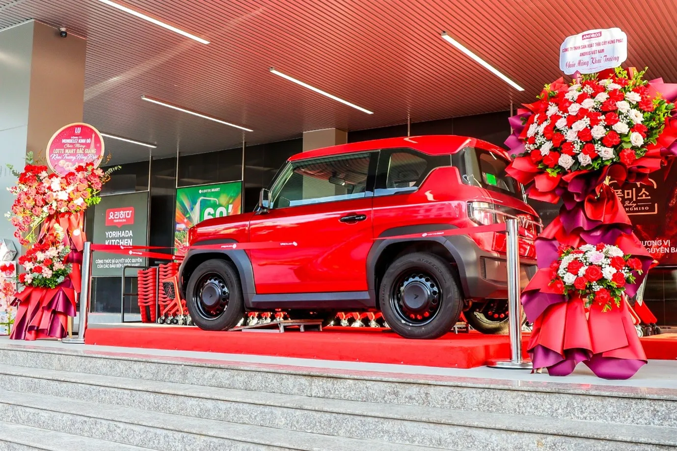 Khai trương Lotte Mart Bắc Giang, cơ hội trúng thưởng ô tô VinFast VF3 - Ảnh 4.
