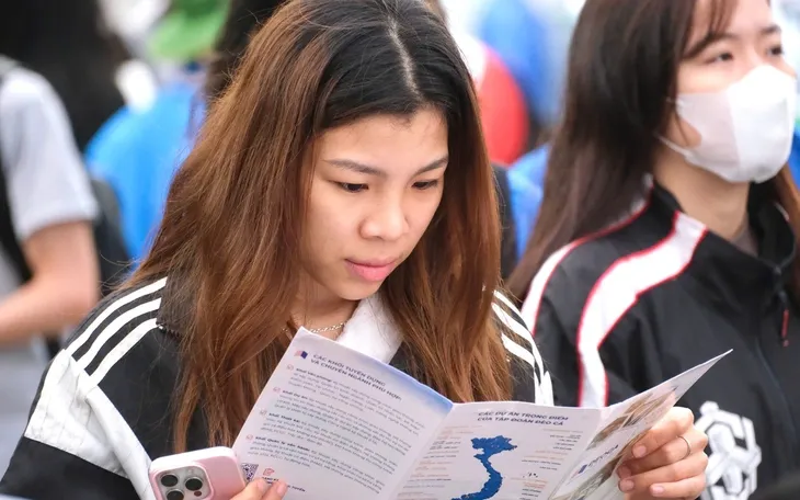 Công nhân nhà máy cốc ở Bắc Ninh thu nhập 14-18 triệu đồng/tháng - Ảnh 2.