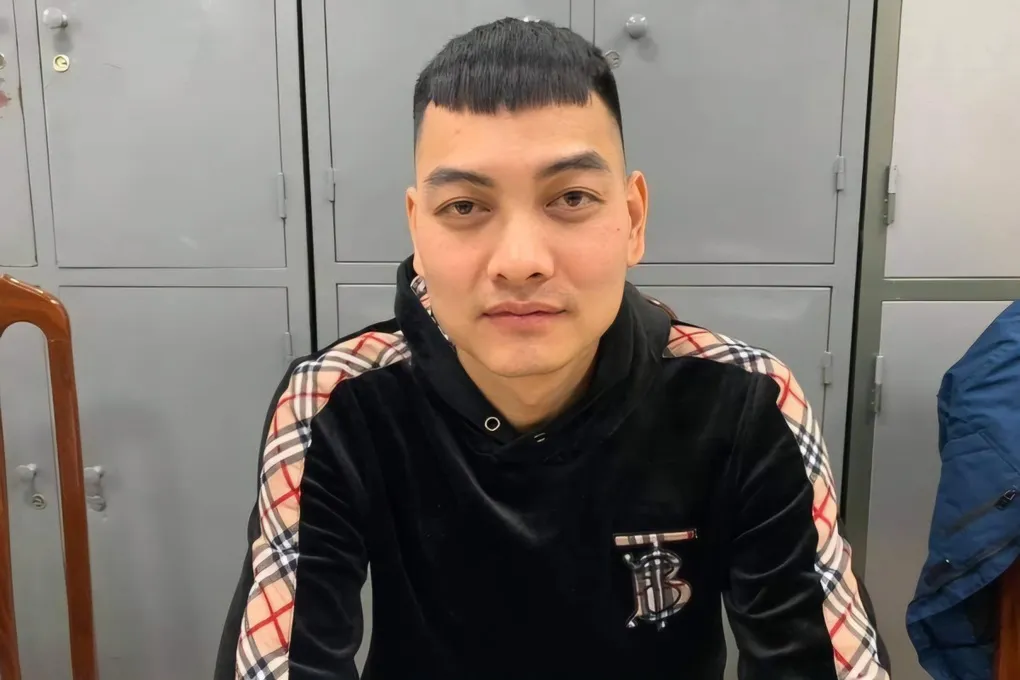 Truy tìm Hồ Văn Khoa, người đi cùng Khánh Sky livestream chửi Vua Quạt - 1 Truy tìm Hồ Văn Khoa, người đi cùng Khánh Sky livestream chửi Vua Quạt - 1