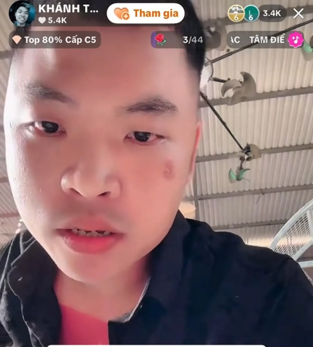 Truy tìm Hồ Văn Khoa - người đi cùng Khánh Sky đến nhà Vua Quạt livestream chửi bới - Ảnh 2.