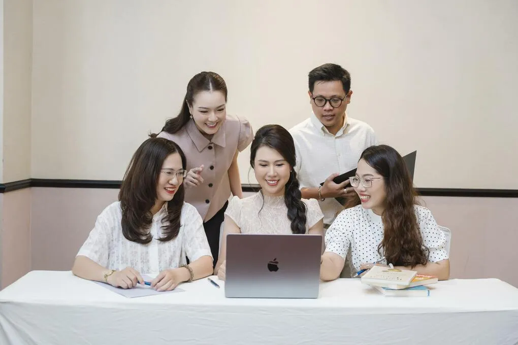 Học viên là nhà quản lý, chủ doanh nghiệp... theo học SeMBA in AI tại FSB. Ảnh: FSB