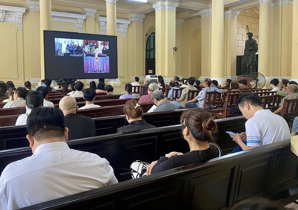 Các bị hại tham dự phiên tòa. Ảnh: Bình Nguyên