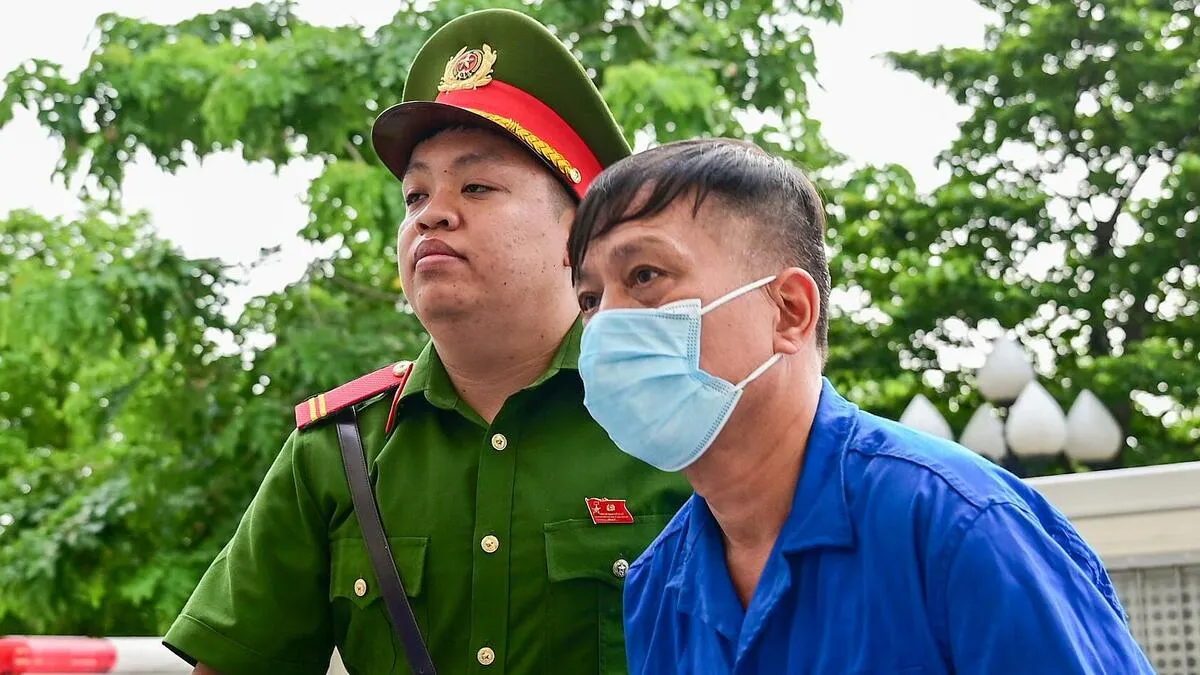 Cựu thứ trưởng Nguyễn Bá Hoan: Nhận hối lộ nhưng vẫn làm đúng